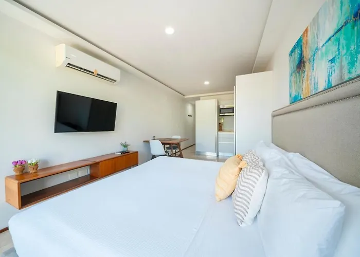 Modern With Pool In *